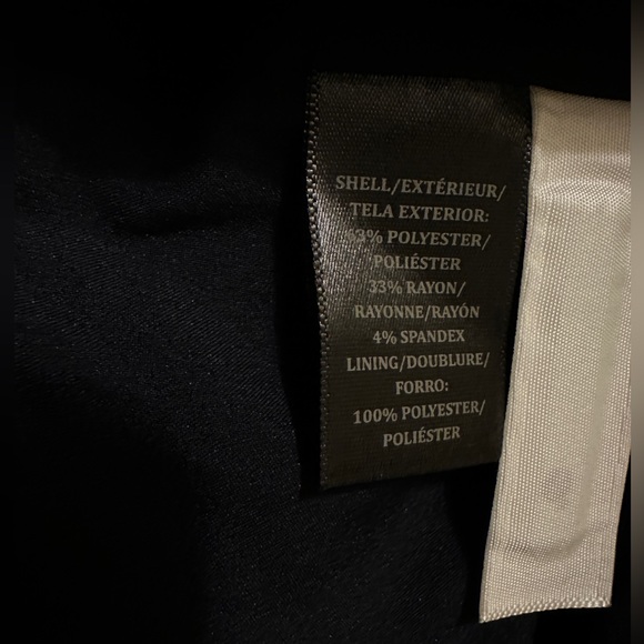 Ann Taylor Navy Pencil Skirt with Slit - Size 2 - Picture 2 of 4